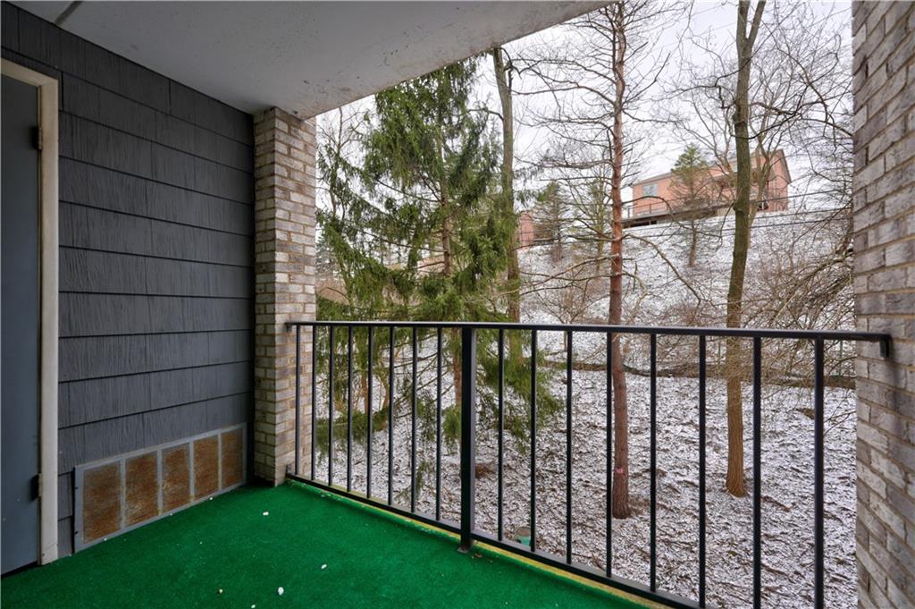 2160 Greentree Road, Unit 401W Pittsburgh, PA 15220 - Photo 13 of 23