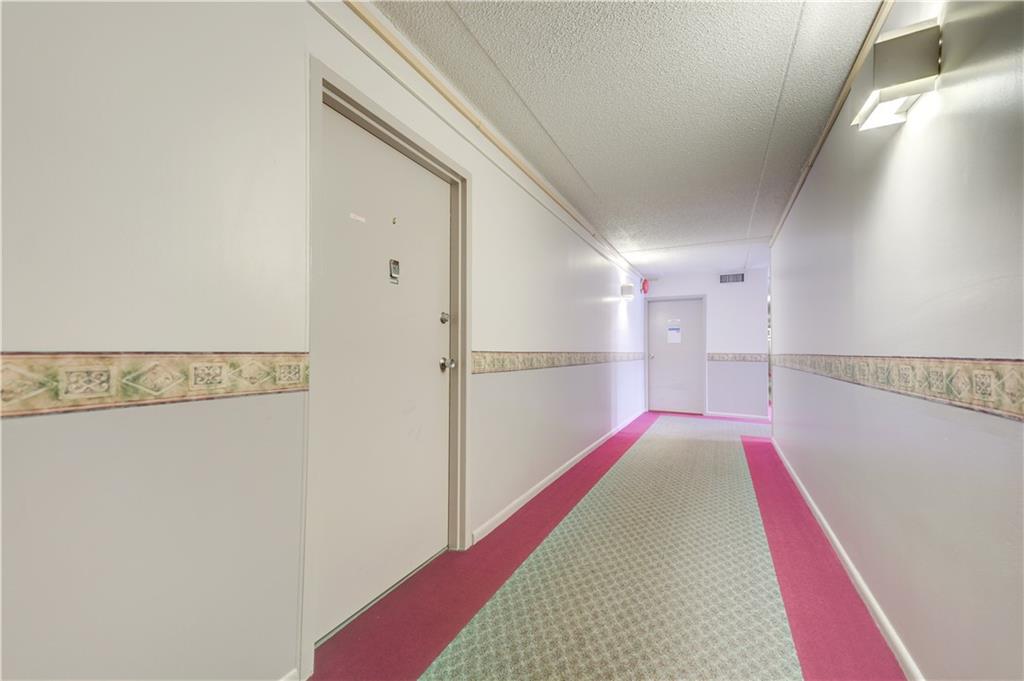 2160 Greentree Road, Unit 401W Pittsburgh, PA 15220 - Photo 2 of 23 a view of bathroom