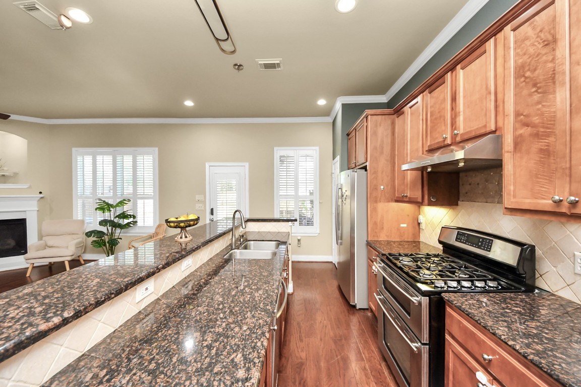 10342 Solitaire Circle Houston, TX 77070 - Photo 8 of 28