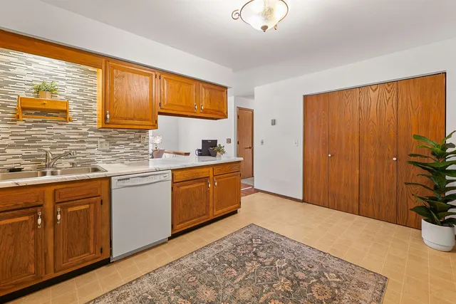 $159,000 | 49 University Drive, Fond du Lac, WI 54935