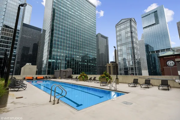 $3,950 | 345 North LaSalle Drive, Unit 701, Chicago, IL 60654