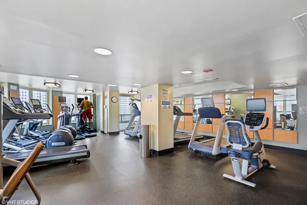 $3,950 | 345 North LaSalle Drive, Unit 701, Chicago, IL 60654