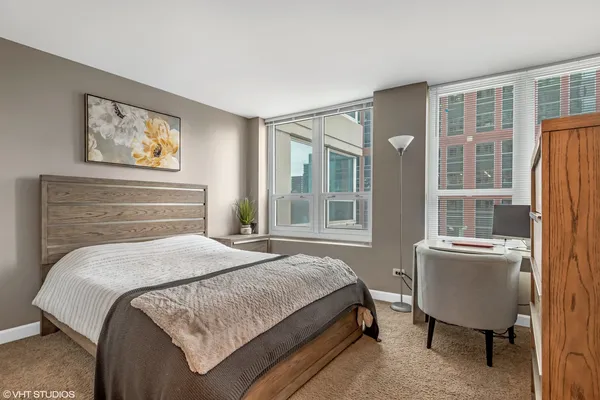 $3,950 | 345 North LaSalle Drive, Unit 701, Chicago, IL 60654