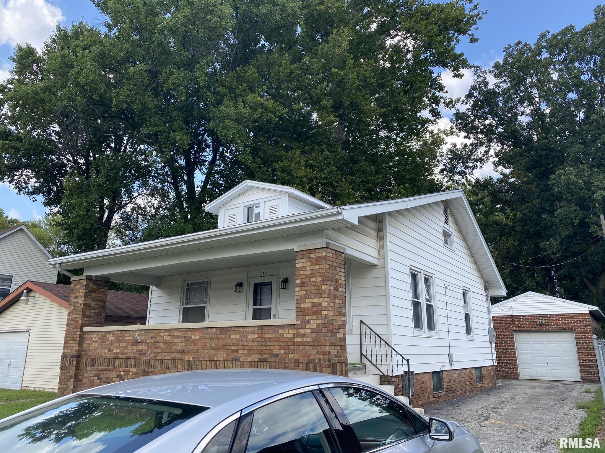 321 West Elliott Avenue Springfield, IL 62702 - Photo 1 of 24