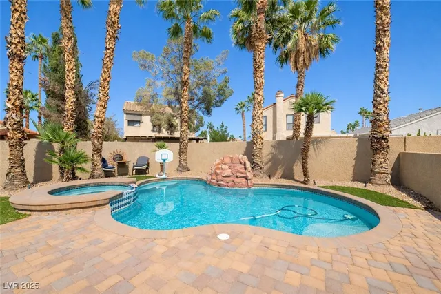 $500,000 | 330 Pinnacle Court, Henderson, NV 89014