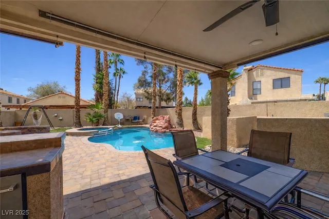 $500,000 | 330 Pinnacle Court, Henderson, NV 89014