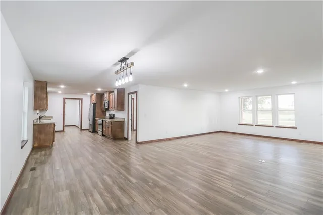 $450,000 | 363 Southeast State Hwy Pp, Leeton, MO 64761