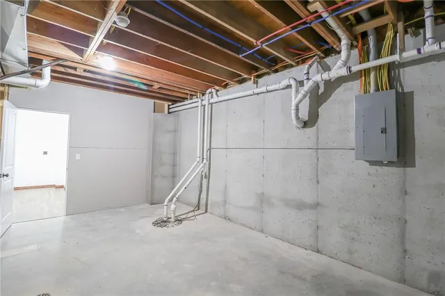 $450,000 | 363 Southeast State Hwy Pp, Leeton, MO 64761