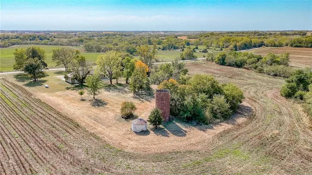 $450,000 | 363 Southeast State Hwy Pp, Leeton, MO 64761