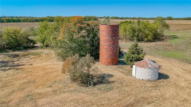 $450,000 | 363 Southeast State Hwy Pp, Leeton, MO 64761