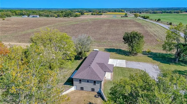 $450,000 | 363 Southeast State Hwy Pp, Leeton, MO 64761