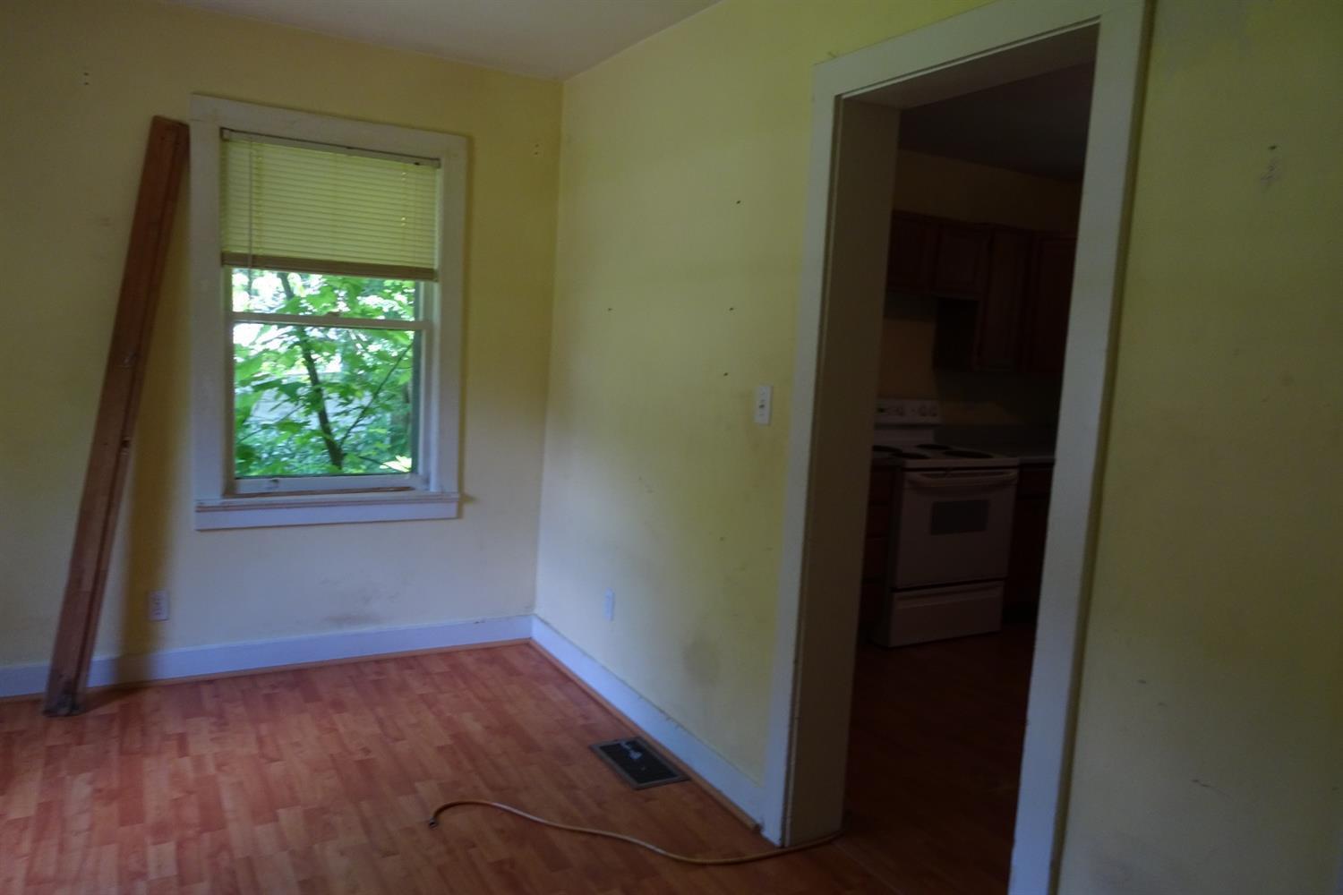404 Sutton Road Cincinnati, OH 45230 - Photo 5 of 15