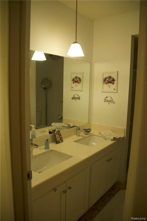 1885 Meadow Dale Court Rochester Hills, MI 48309 - Photo 8 of 22