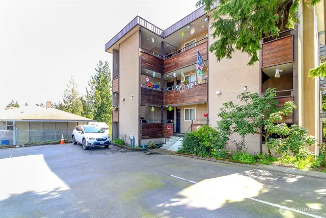 a car parked in front of a building