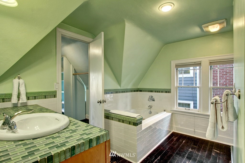 136 North 81st Street Seattle, WA 98103 - Photo 14 of 25 Gallery Image 14