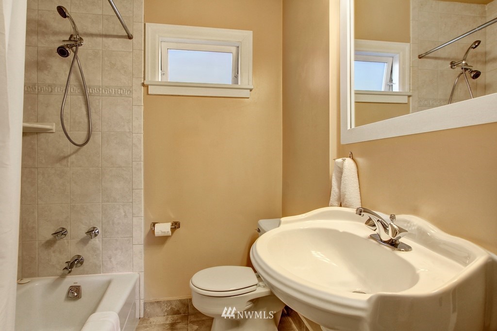 136 North 81st Street Seattle, WA 98103 - Photo 17 of 25 Gallery Image 17