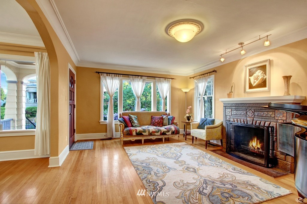 136 North 81st Street Seattle, WA 98103 - Photo 4 of 25 Gallery Image 4
