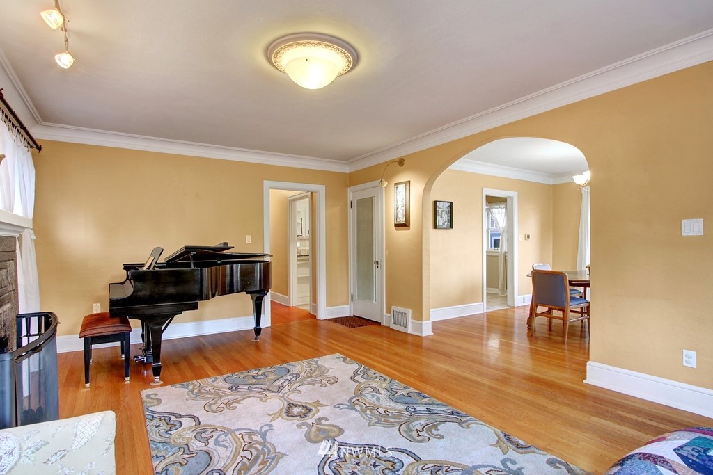 136 North 81st Street Seattle, WA 98103 - Photo 6 of 25 Gallery Image 6