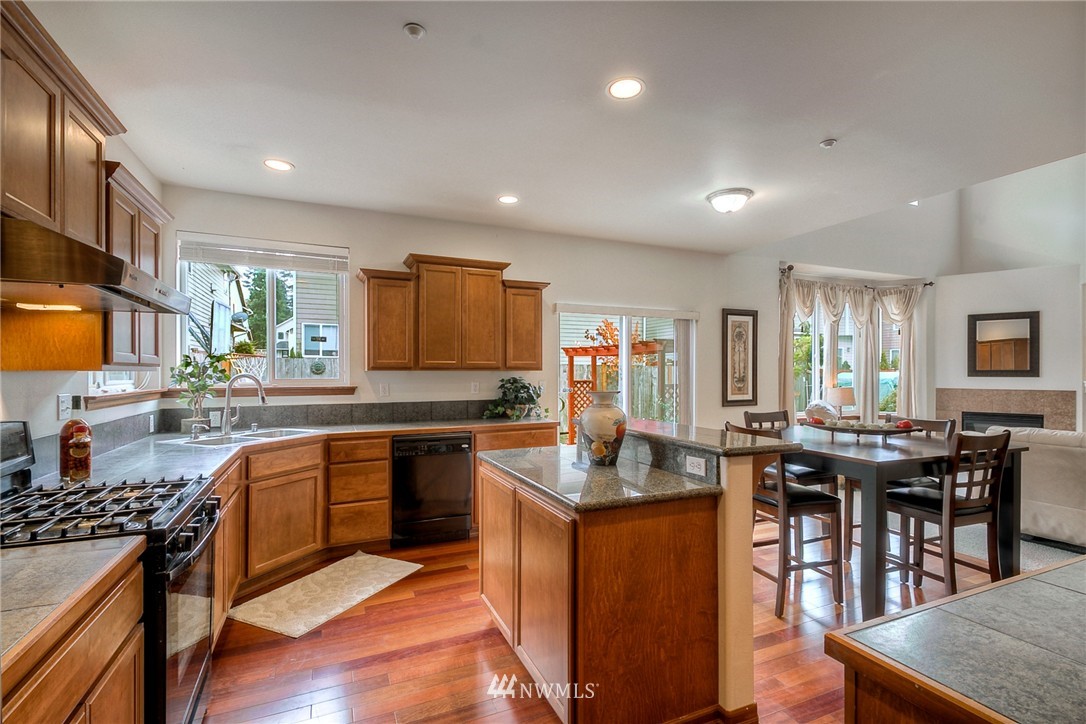 903 South 47th Street Renton, WA 98055 - Photo 9 of 25