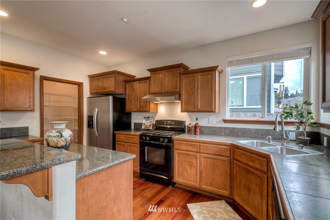 903 South 47th Street Renton, WA 98055 - Photo 10 of 25