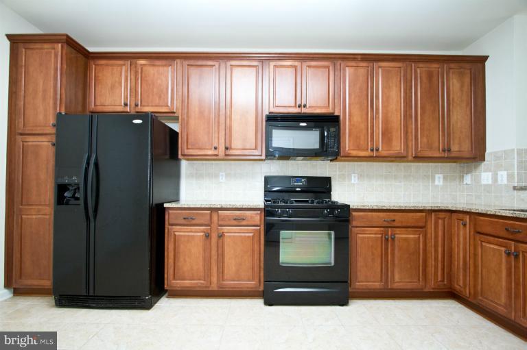 42603 Highgate Terrace, Unit 5I Ashburn, VA 20148 - Photo 11 of 21 Kitchen