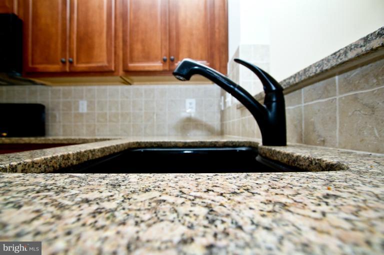42603 Highgate Terrace, Unit 5I Ashburn, VA 20148 - Photo 6 of 21 Kitchen