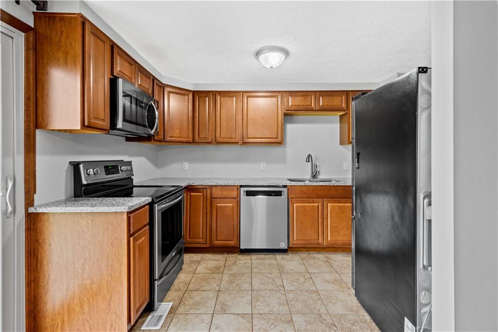 184 Old Ridge Road Coraopolis, PA 15108 - Photo 11 of 25 Gallery Image 11