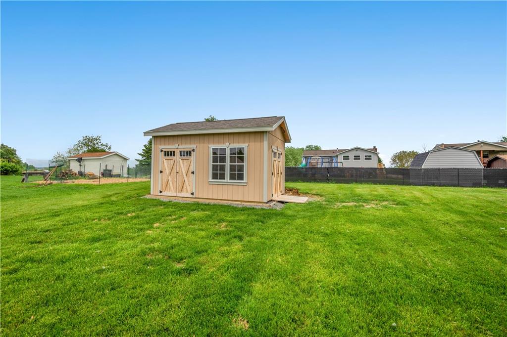 184 Old Ridge Road Coraopolis, PA 15108 - Photo 4 of 25 Gallery Image 4