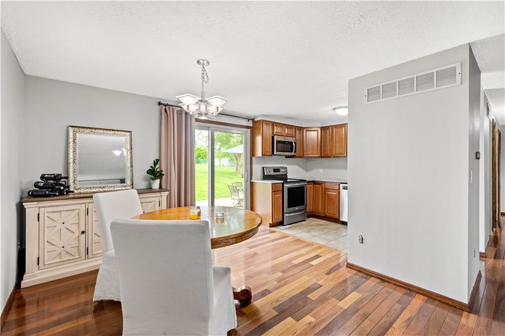 184 Old Ridge Road Coraopolis, PA 15108 - Photo 9 of 25 Gallery Image 9