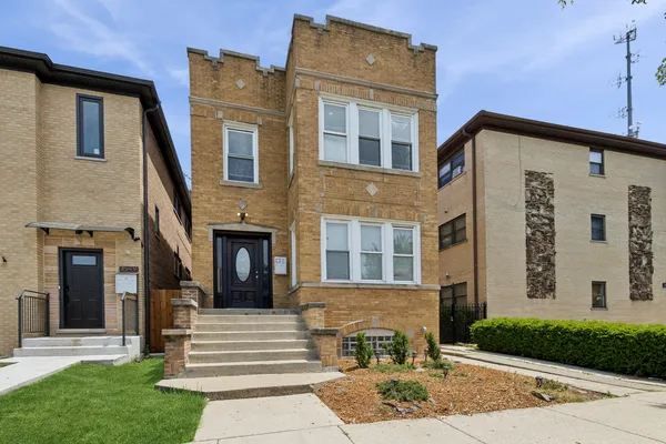 $700,000 | 2547 North 72nd Court, Elmwood Park, IL 60707