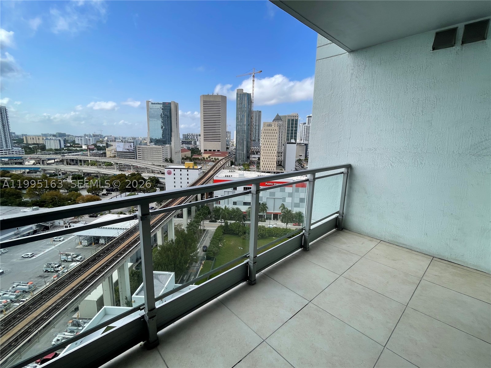 90 Southwest 3rd Street, Unit 1809 Miami, FL 33130 - Photo 5 of 34 Gallery Image 5