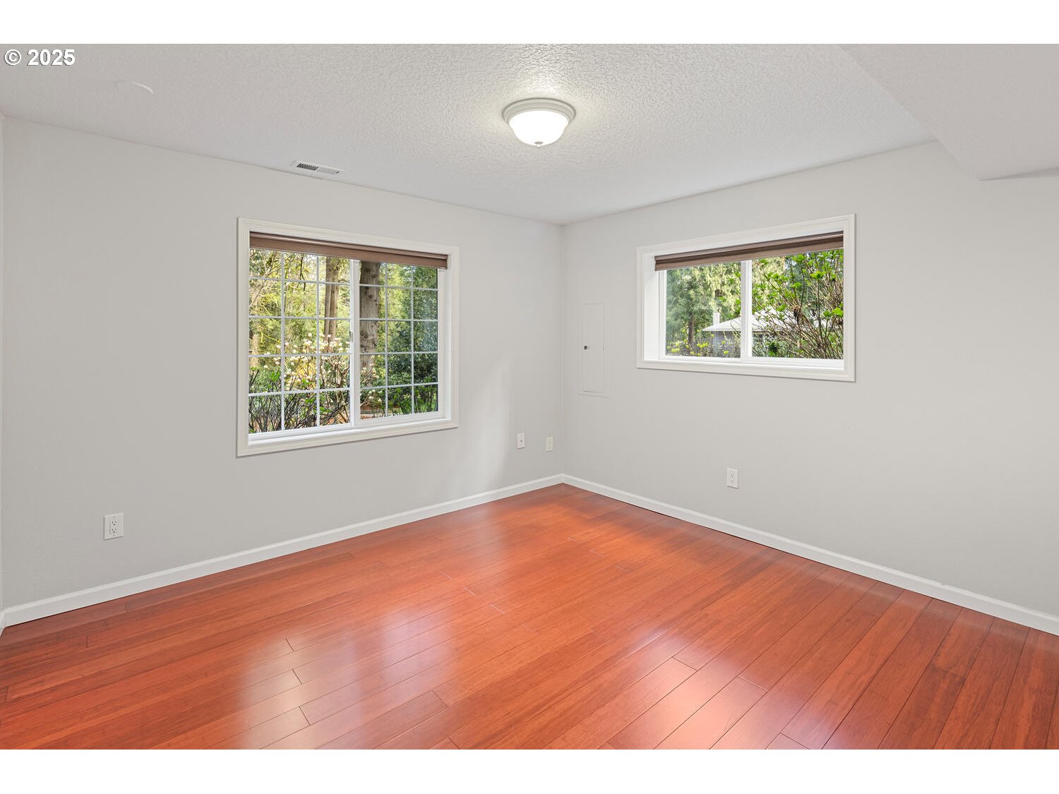10905 Southwest Boones Ferry Road Portland, OR 97219 - Photo 29 of 48 Bedroom