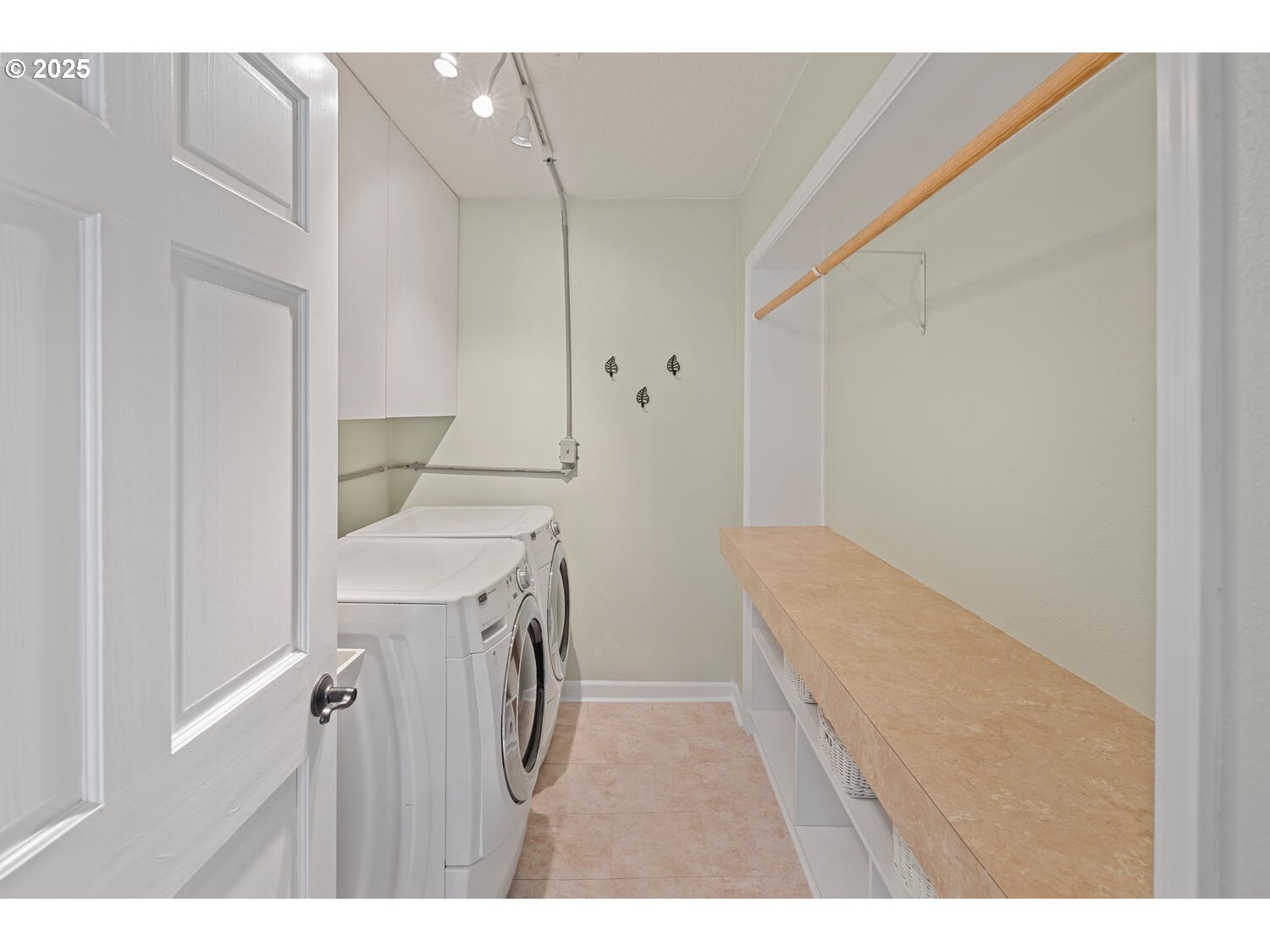 10905 Southwest Boones Ferry Road Portland, OR 97219 - Photo 32 of 48 Laundry