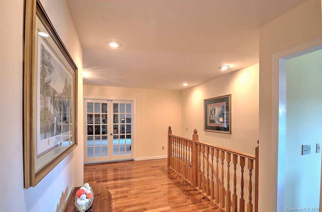 327 Rockledge Road, Unit 38 39 Spruce Pine, NC 28777 - Photo 12 of 36 Gallery Image 12