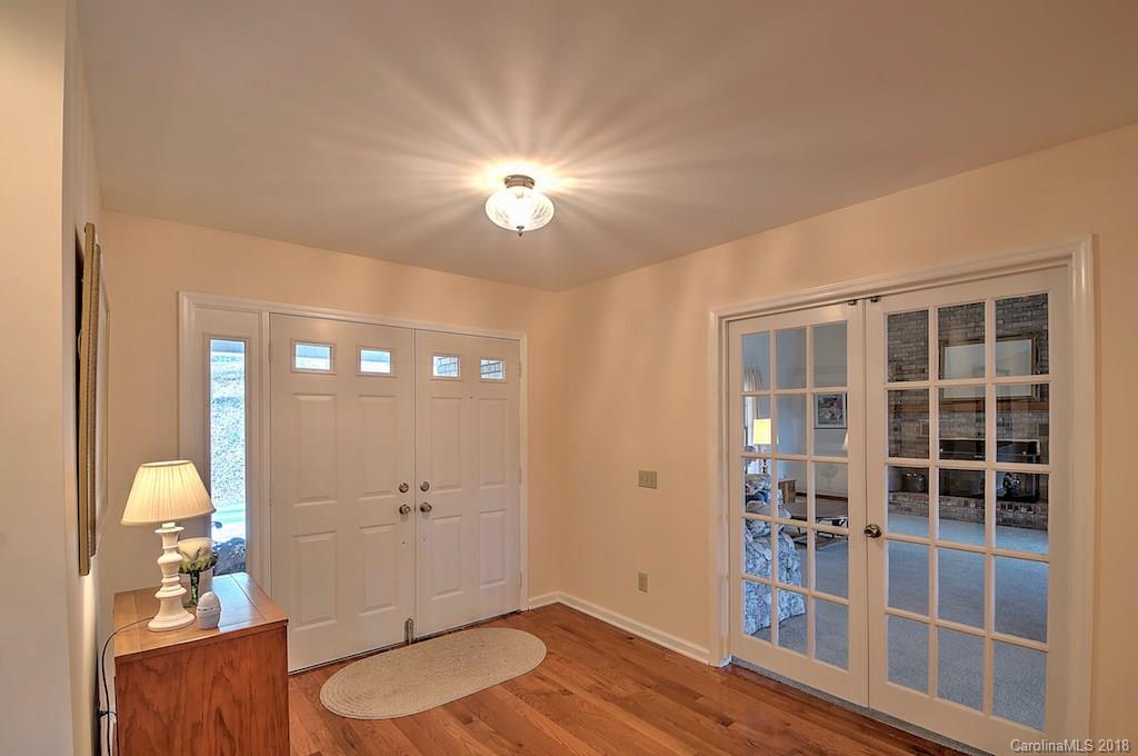 327 Rockledge Road, Unit 38 39 Spruce Pine, NC 28777 - Photo 13 of 36 Gallery Image 13