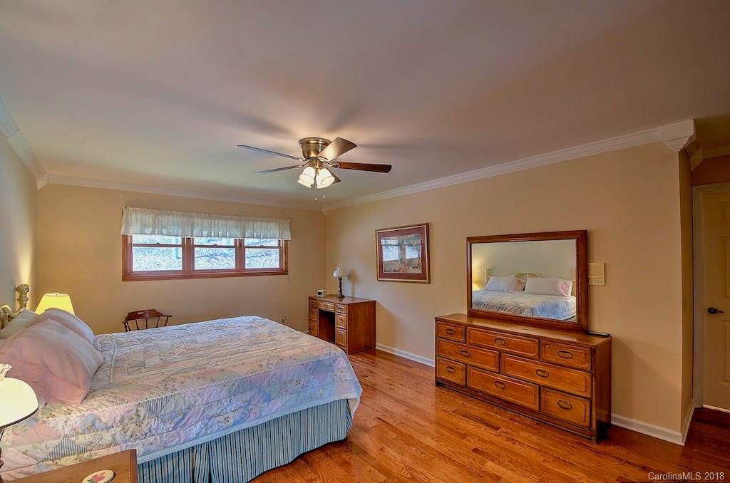 327 Rockledge Road, Unit 38 39 Spruce Pine, NC 28777 - Photo 18 of 36 Gallery Image 18