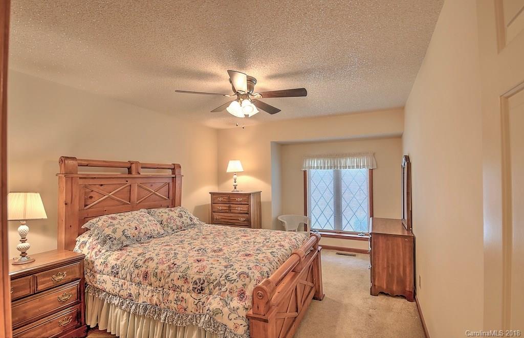 327 Rockledge Road, Unit 38 39 Spruce Pine, NC 28777 - Photo 22 of 36 Gallery Image 22