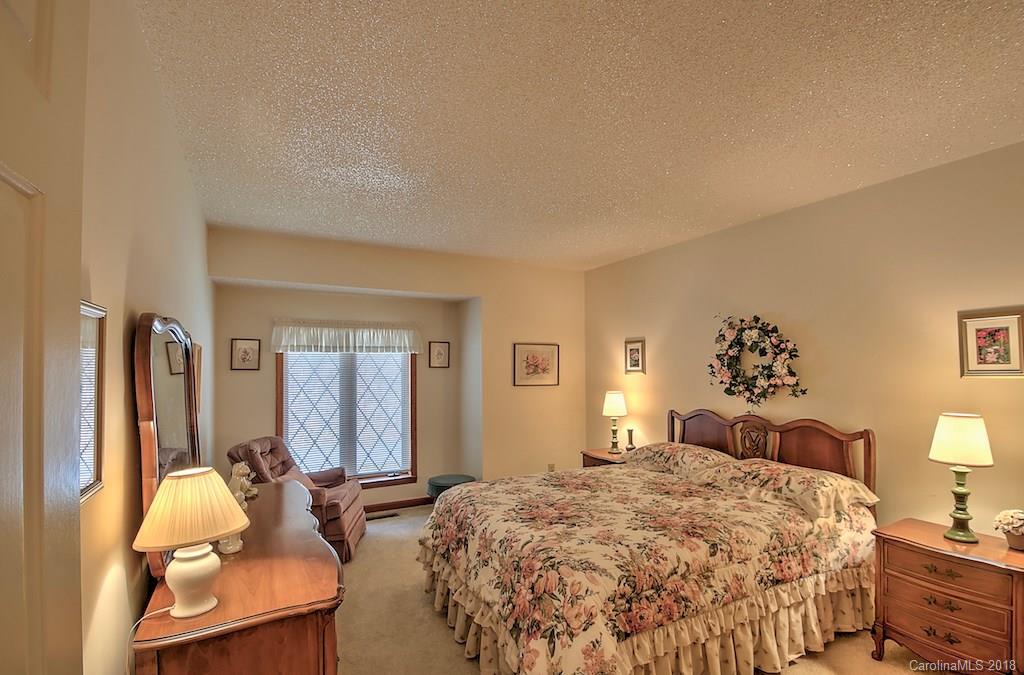 327 Rockledge Road, Unit 38 39 Spruce Pine, NC 28777 - Photo 24 of 36 Gallery Image 24