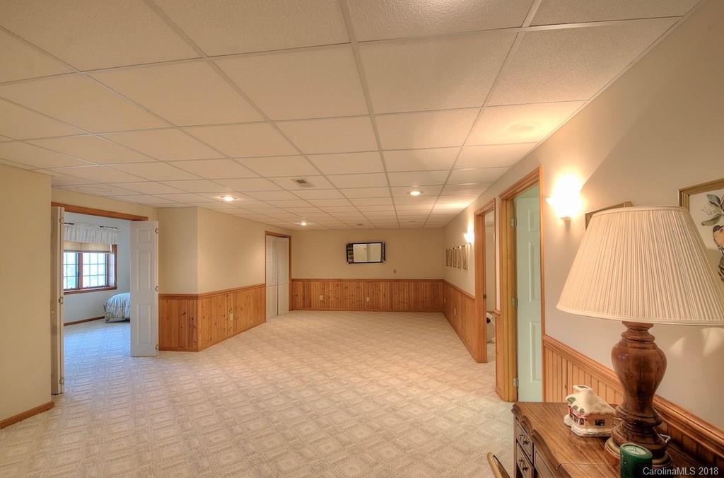 327 Rockledge Road, Unit 38 39 Spruce Pine, NC 28777 - Photo 27 of 36 Gallery Image 27