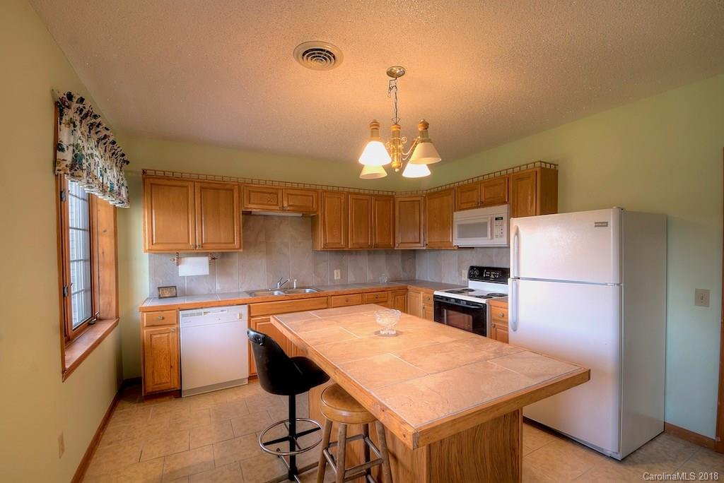 327 Rockledge Road, Unit 38 39 Spruce Pine, NC 28777 - Photo 29 of 36 Gallery Image 29