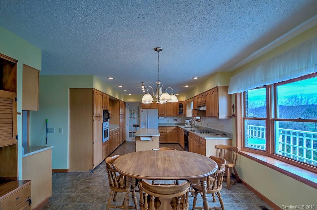 327 Rockledge Road, Unit 38 39 Spruce Pine, NC 28777 - Photo 6 of 36 Gallery Image 6