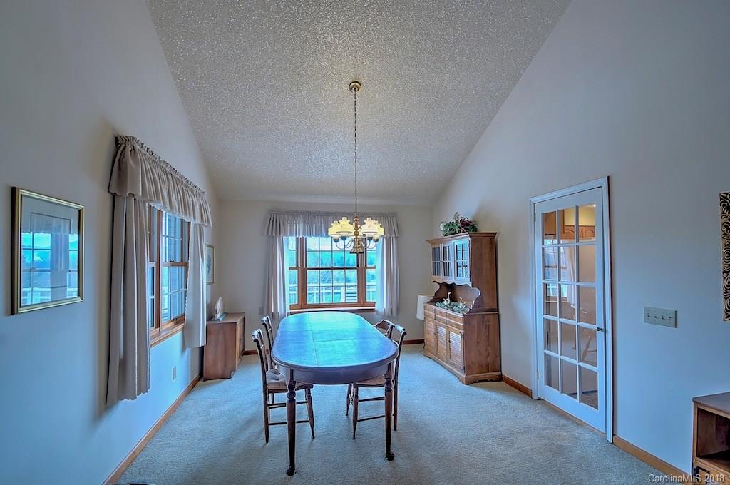 327 Rockledge Road, Unit 38 39 Spruce Pine, NC 28777 - Photo 8 of 36 Gallery Image 8