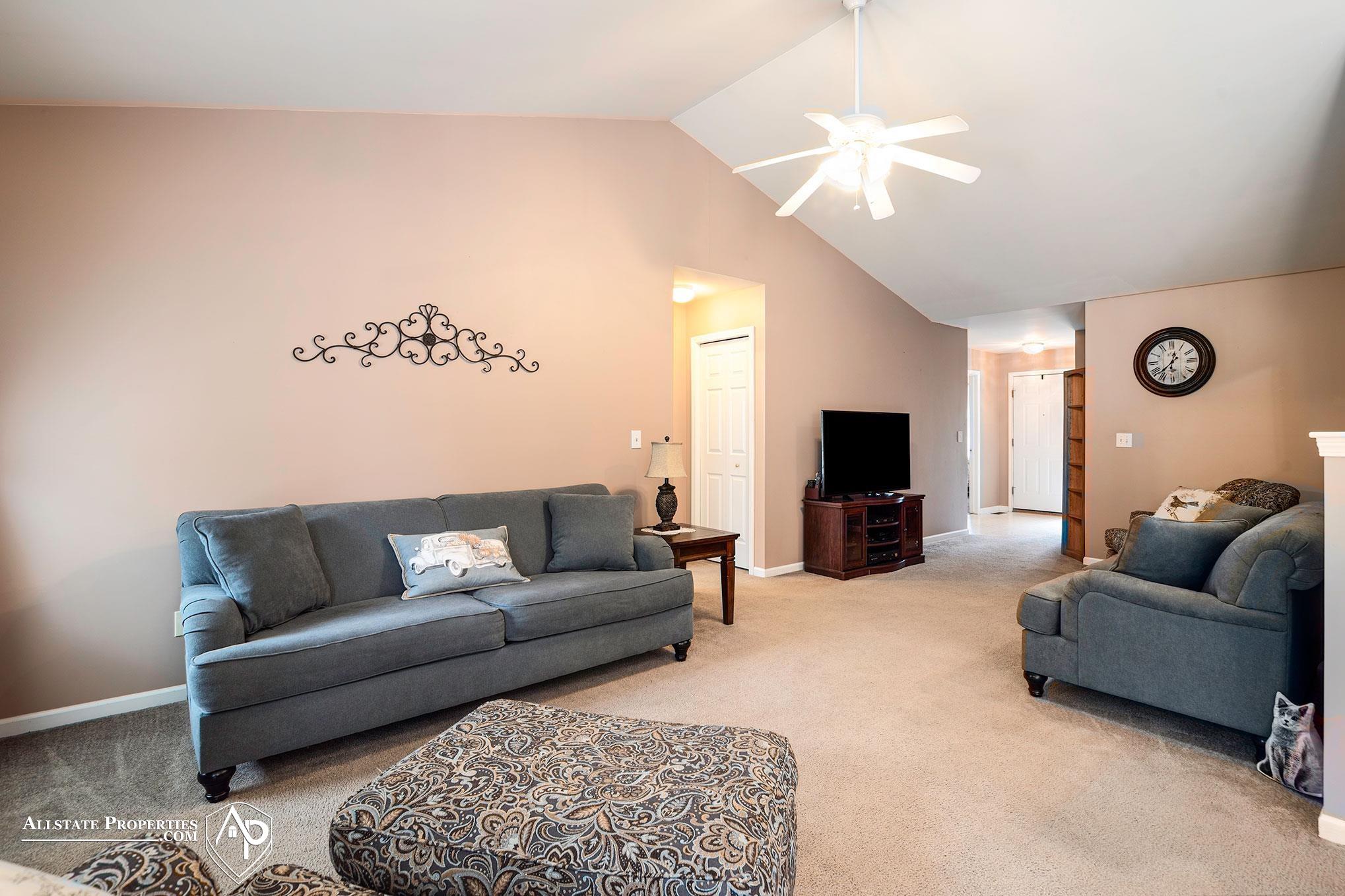 9002 Spring Brook Circle Davison, MI 48423 - Photo 3 of 18 50085615-2.JPG