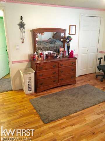 5206 East Carpenter Road Flint, MI 48506 - Photo 35 of 62 21195354-34.JPG