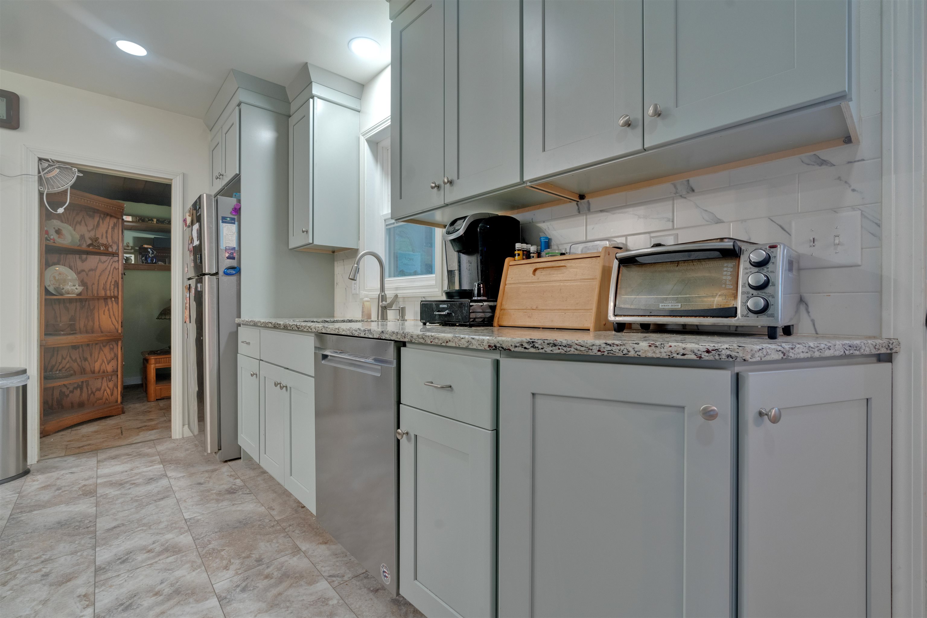 27 Pond Drive Manchester, NH 03103 - Photo 7 of 18