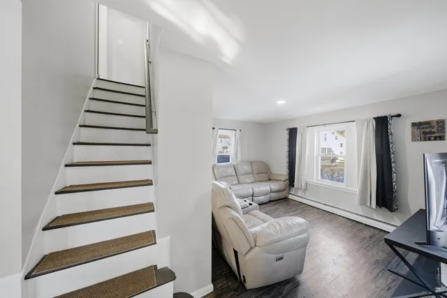 $527,500 | 46 Pelham Street, Methuen, MA 01844