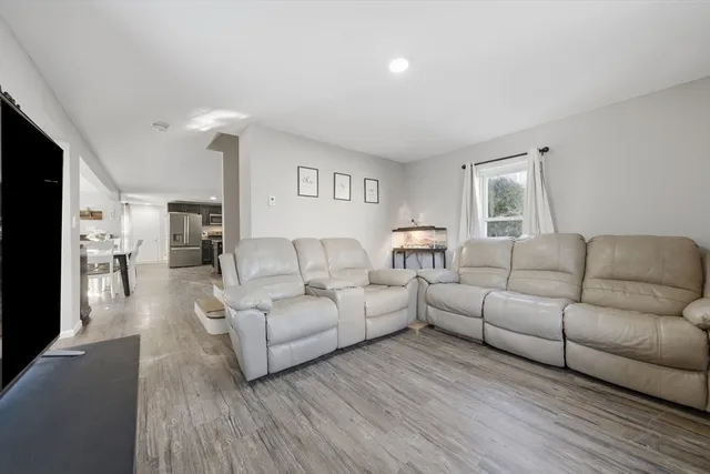 $527,500 | 46 Pelham Street, Methuen, MA 01844