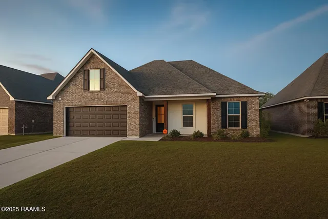 $285,000 | 98 Margaret Lucia Drive, Maurice, LA 70555