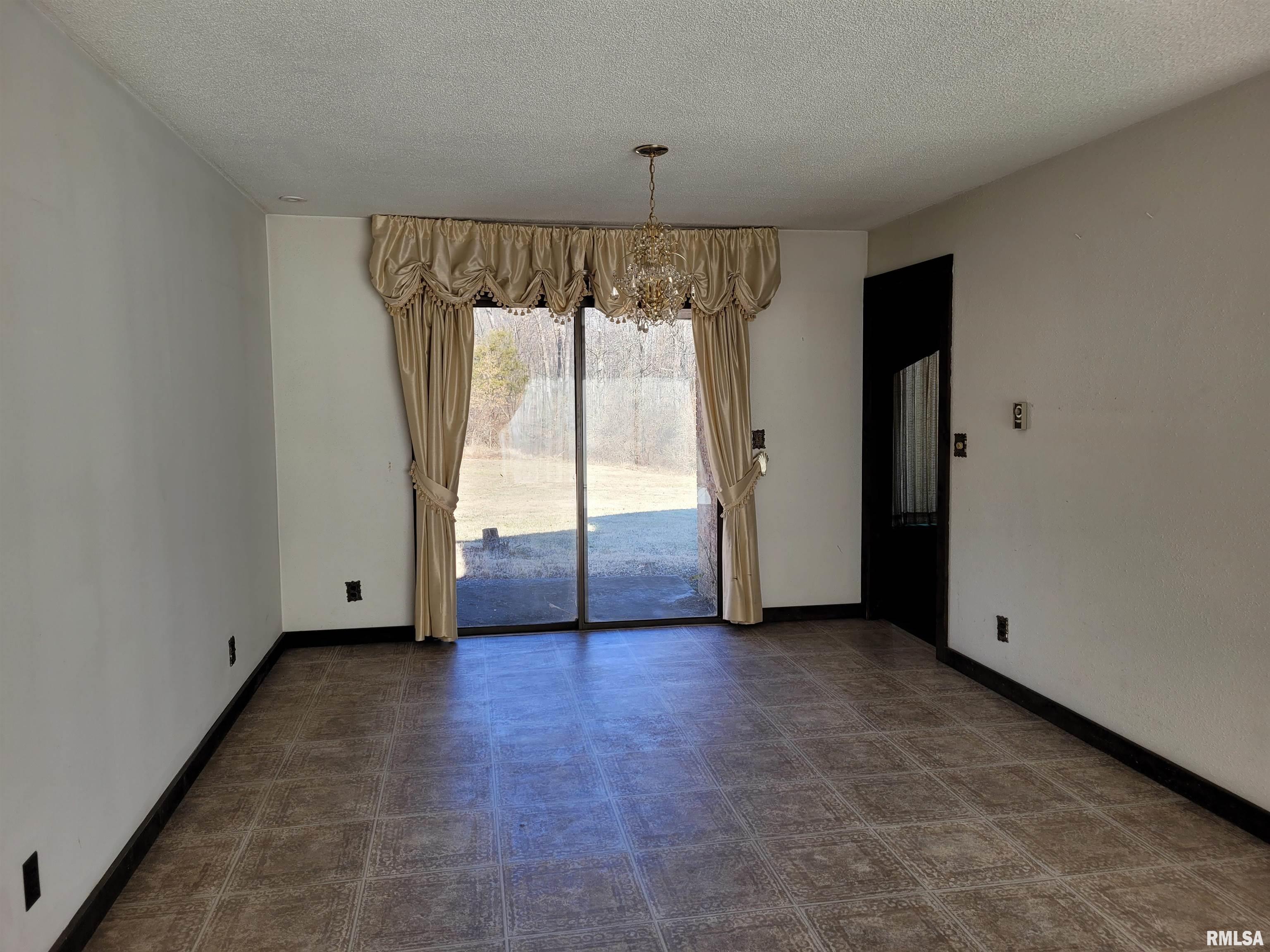 5106 East Richview Road Mount Vernon, IL 62864 - Photo 8 of 32 Gallery Image 8