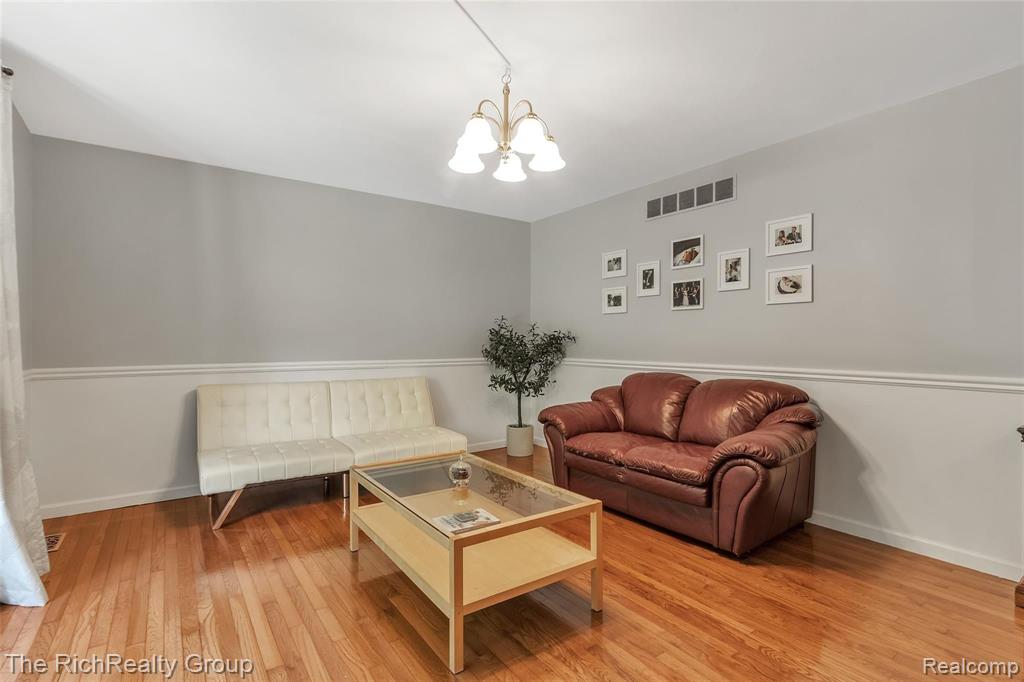 788 Francis Street Rochester Hills, MI 48307 - Photo 10 of 53